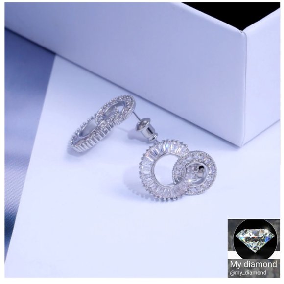 NEW 18K White Gold Diamond Double Circle Earrings - Picture 4 of 6